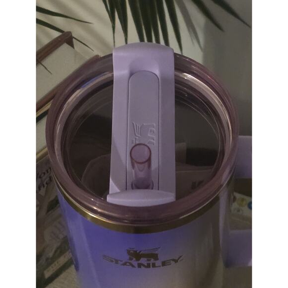 Stanley x Wicked 40oz FlowState Quencher Tumbler Glinda For Good NEW - Picture 3 of 7